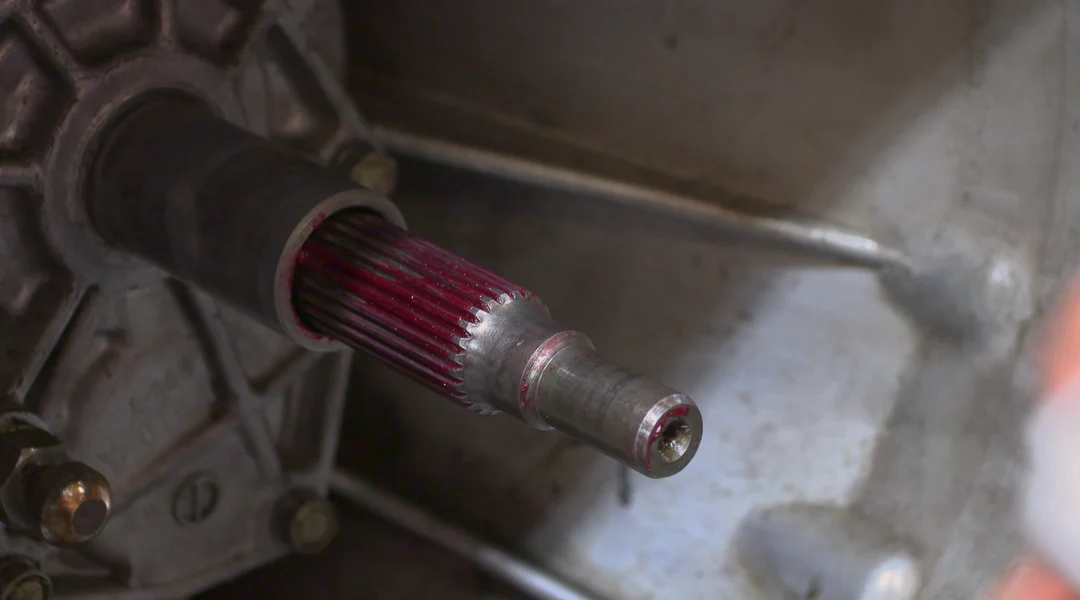 Professional clutch lubrication guide - essential maintenance techniques Clutch lubrication process showing input shaft and disc components for proper installation